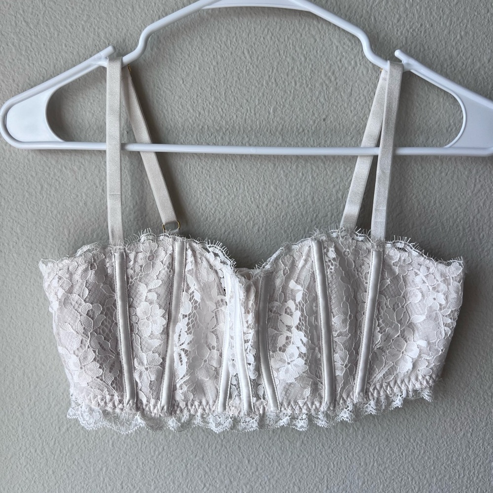 Victoria's Secret White/Cream Lace Bralette. Women’s Size Large New With Tags